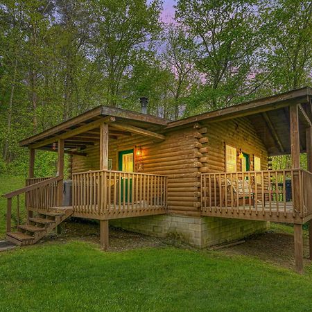 Blue Rose Cabins - Rosebud Cabin โลแกน ภายนอก รูปภาพ